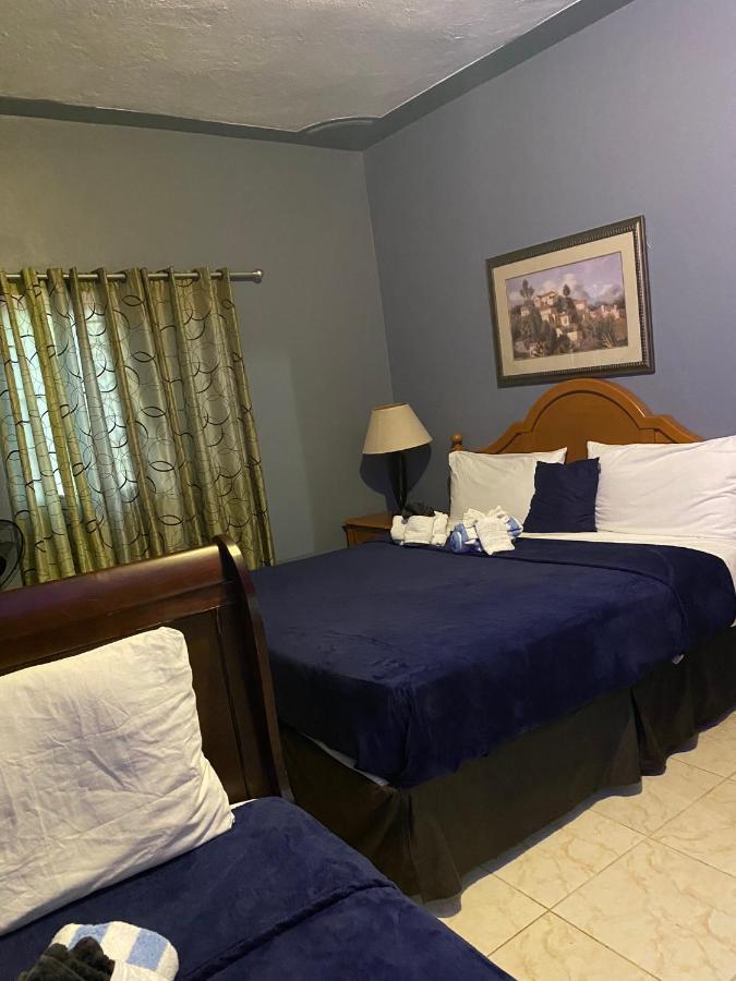 A Taste Of Jamaica Lavern'S Place Ocho Rios Exterior foto