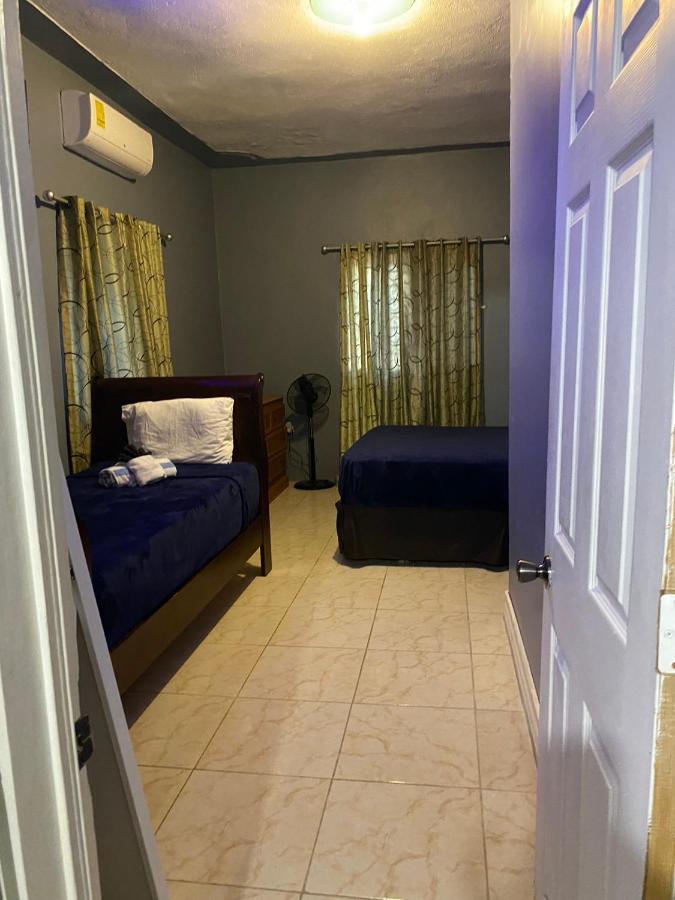 A Taste Of Jamaica Lavern'S Place Ocho Rios Exterior foto