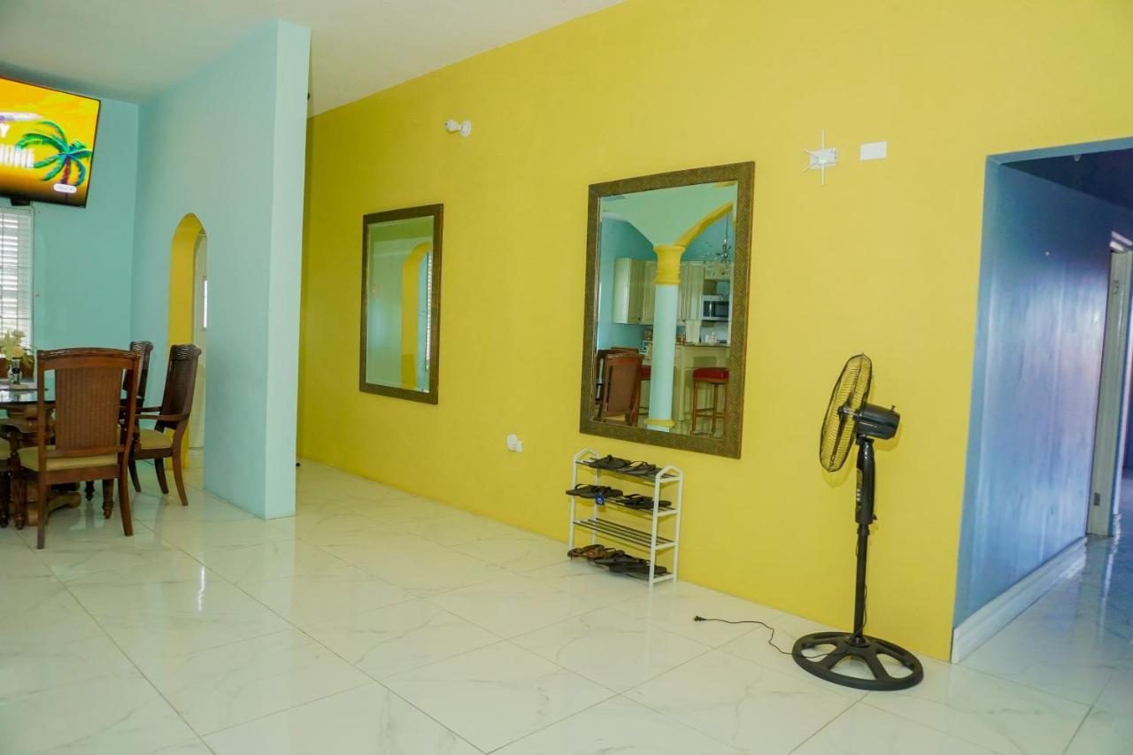 A Taste Of Jamaica Lavern'S Place Ocho Rios Exterior foto